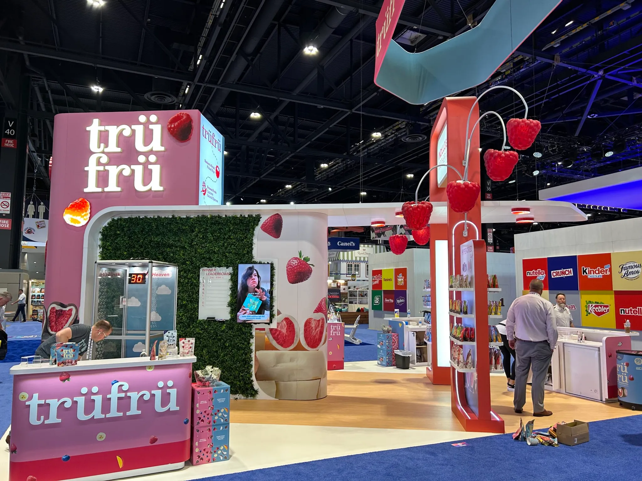 20x30 Inselstand booth design by Rise Exhibits